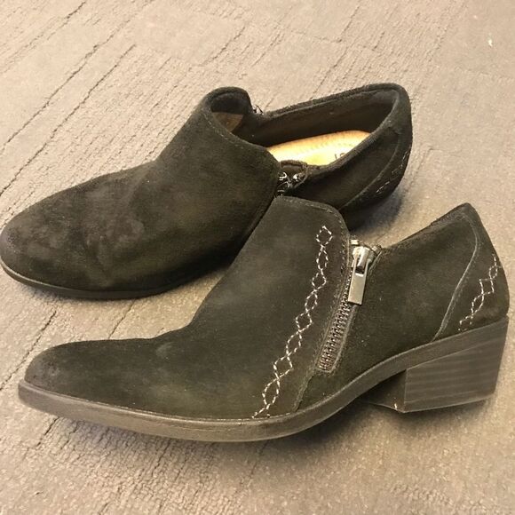 EUC booties - Picture 1 of 6